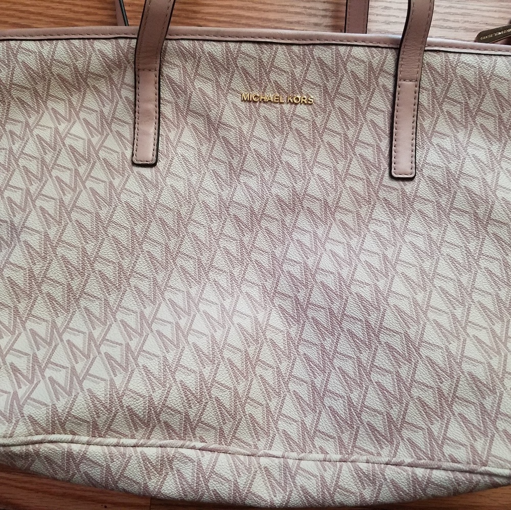 Michael Kors purse
